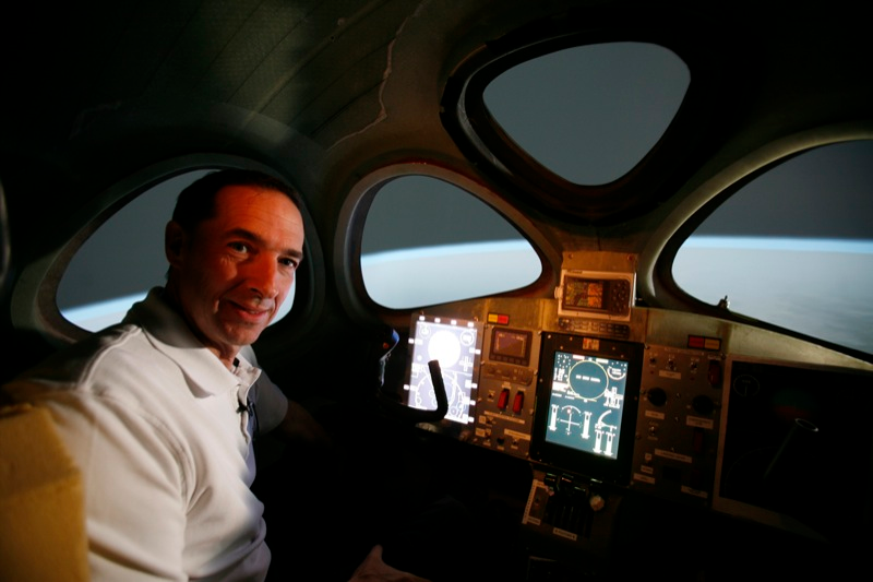 Illustration for article titled Virgin Galactic Unveils Spaceships That'll Take Passengers Up in 2009